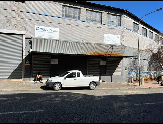 2,000M² WAREHOUSE FOR SALE IN TROYEVILLE